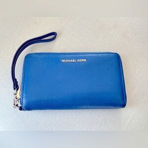 Michael Kors Long Zipper Wallet 
Smoke Free Home